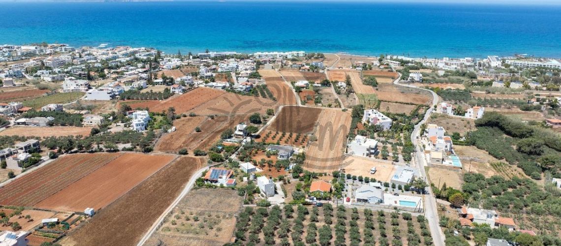 Heraklion, Kato Gouves. For sale a detached house of 95 m2, just 670 m from the sea on a plot of 1,000 m2. property first image