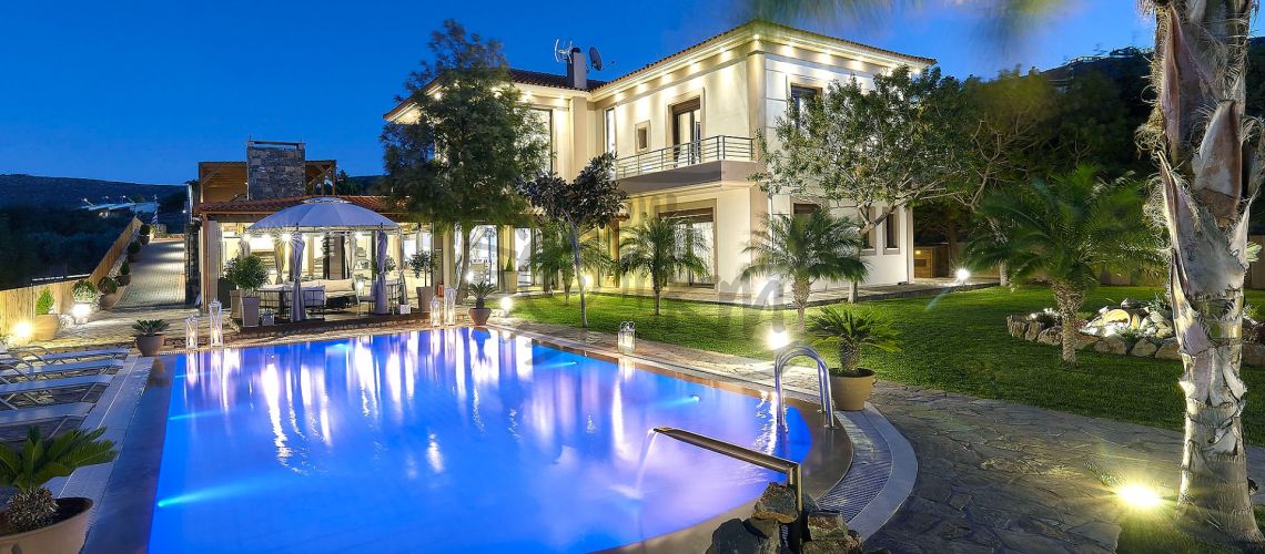 Heraklion, Gouves. In vendita una lussuosa villa di 330 mq su un terreno di 2.000 mq con piscina privata e vista meravigliosa. property first image