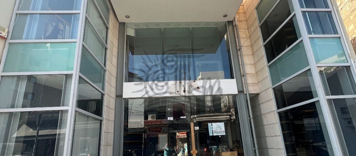 Heraklion, centro. In affitto un prestigioso locale commerciale con una superficie totale di 147,99 mq. property first image