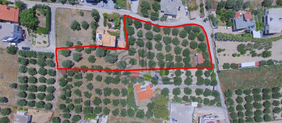 Heraklion, Moschea di Gournes. In vendita un terreno di 3.200 mq con una vista bellissima, tra residenze molto belle. property first image