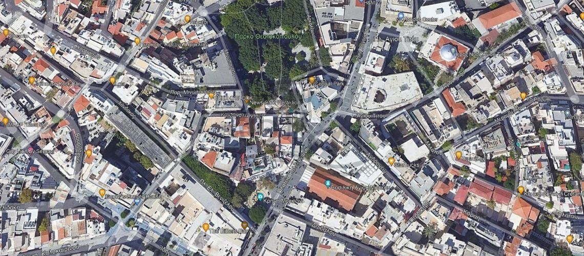 Heraklion, Zentrum. 40 m² großes Ladenlokal in der zentralsten Straße der Stadt zu vermieten. property first image